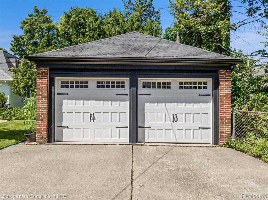19629 Roslyn Road Detroit, MI 48221 - Photo 50 of 65