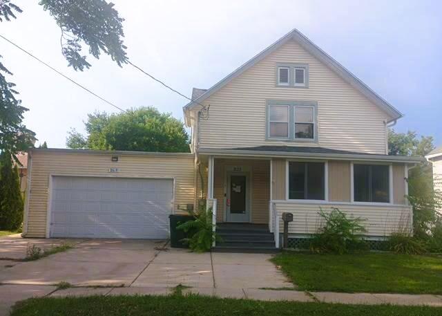 233 South Water Street East Fort Atkinson, WI 53538 - Photo 2 of 19 TRL156-1123599404