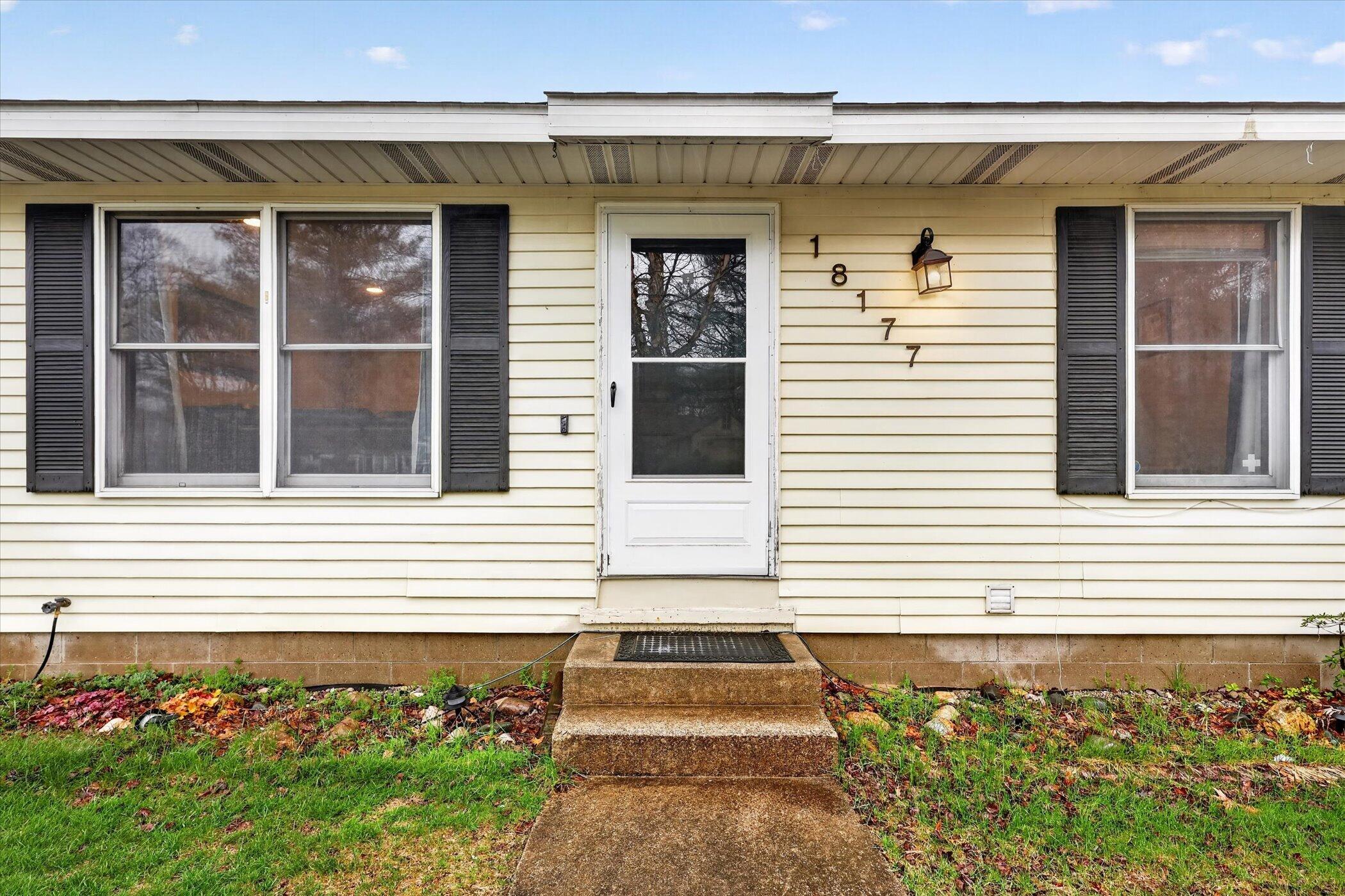 18177 Yuma Court Spring Lake, MI 49456 - Photo 6 of 49 06-18177-Yuma-Ct-WindowStill