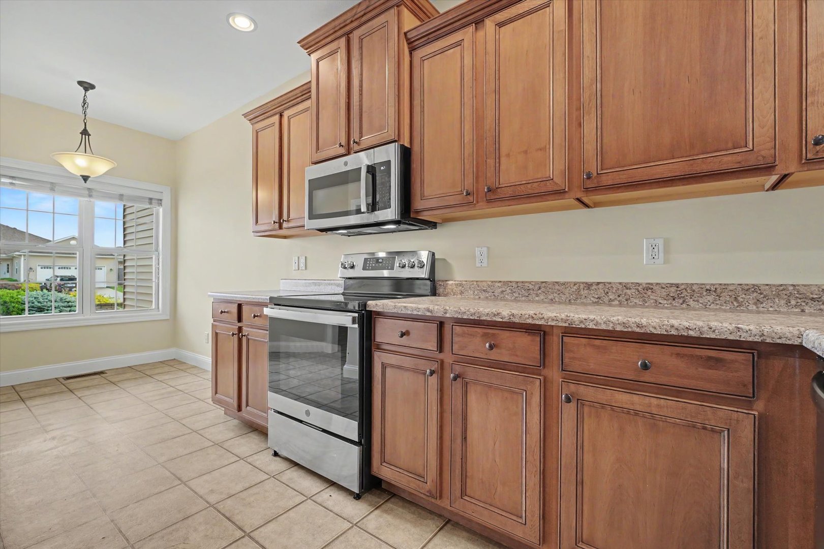 1505 Stonebluff Court Champaign, IL 61822 - Photo 17 of 33