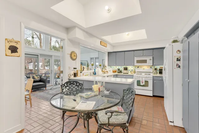 $4,475 | 1505 Willow Street, Lake Forest, IL 60045