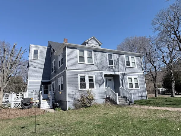 $1,900 | 359 Village Street, Unit 3, Millis, MA 02054
