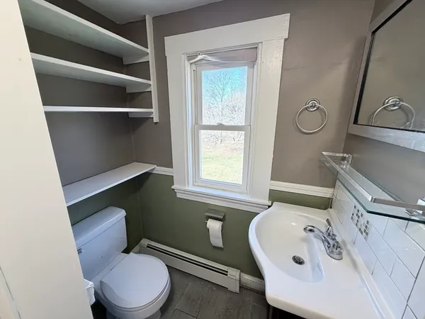 $1,900 | 359 Village Street, Unit 3, Millis, MA 02054