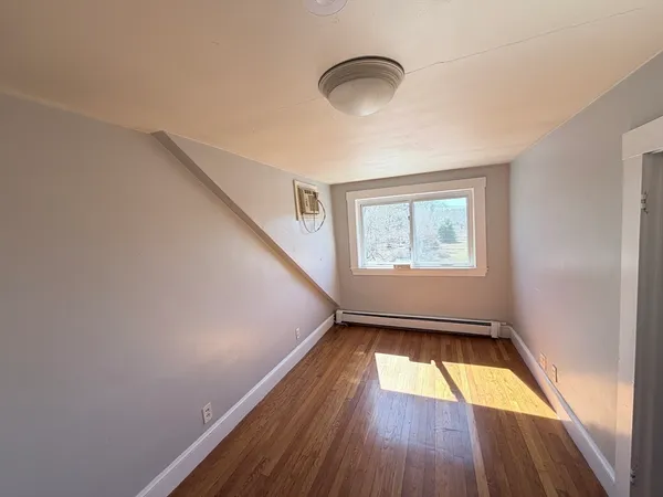 $1,900 | 359 Village Street, Unit 3, Millis, MA 02054