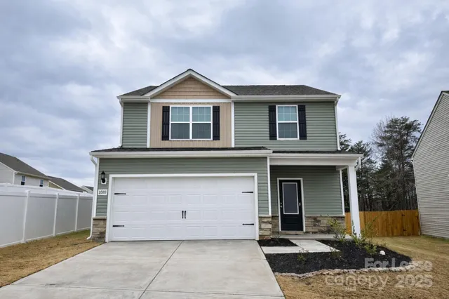 $2,200 | 2020 Transatlantic Avenue, Charlotte, NC 28215