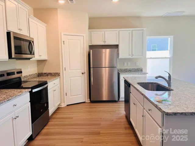 $2,200 | 2020 Transatlantic Avenue, Charlotte, NC 28215