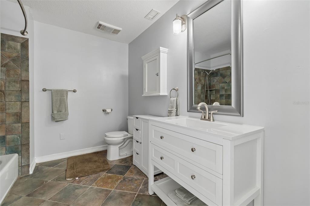11426 Weldon Street Seffner, FL 33584 - Photo 8 of 28