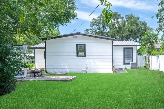 $194,000 | 1002 East Hill Avenue, Alice, TX 78332