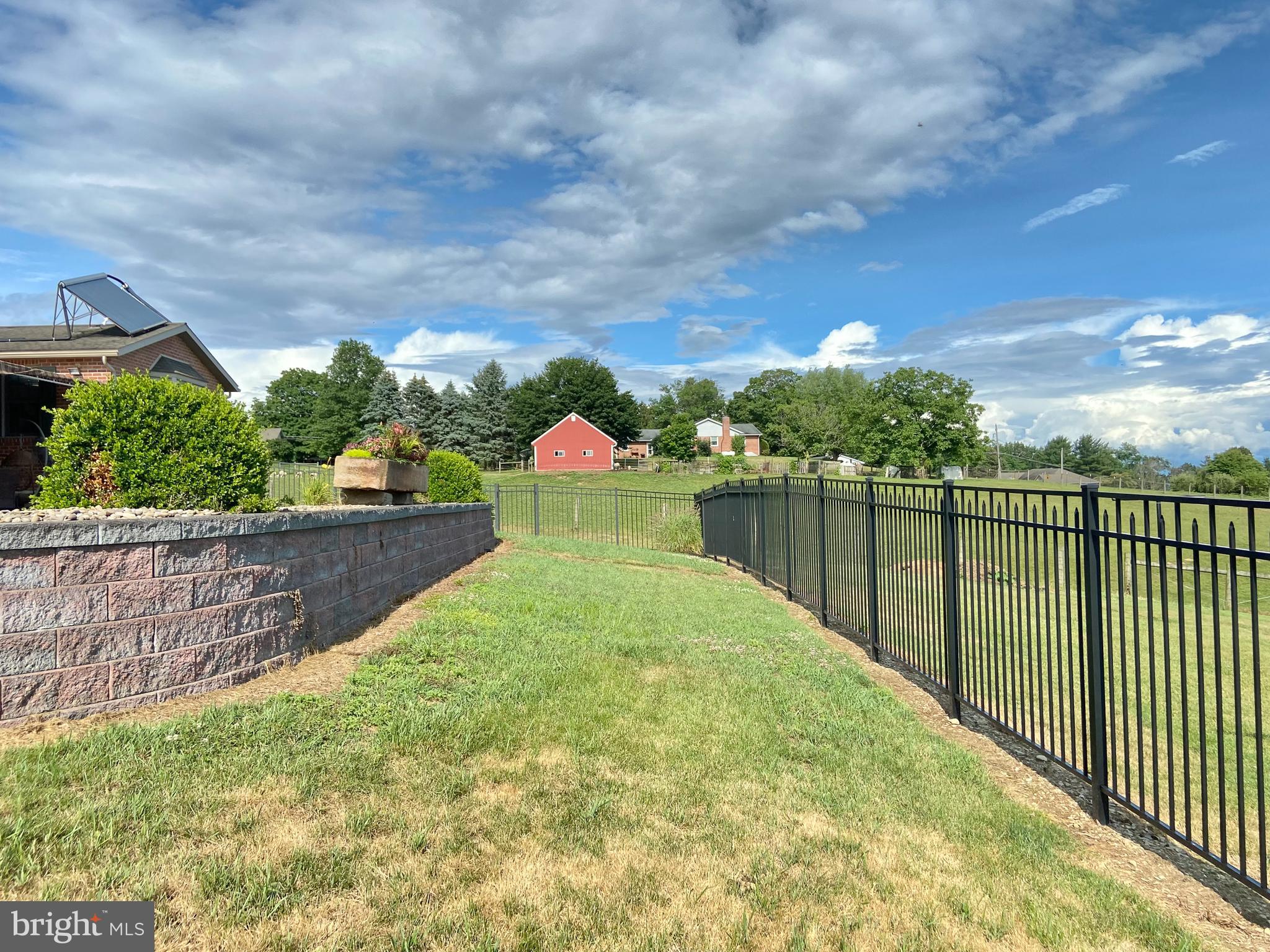 304 Farm Del Circle Lititz, PA 17543 - Photo 83 of 85 Yard