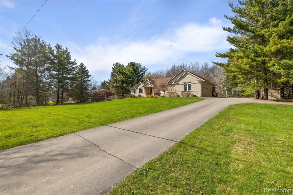 6873 Bergin Road Howell, MI 48843 - Photo 55 of 61 Gallery Image 55