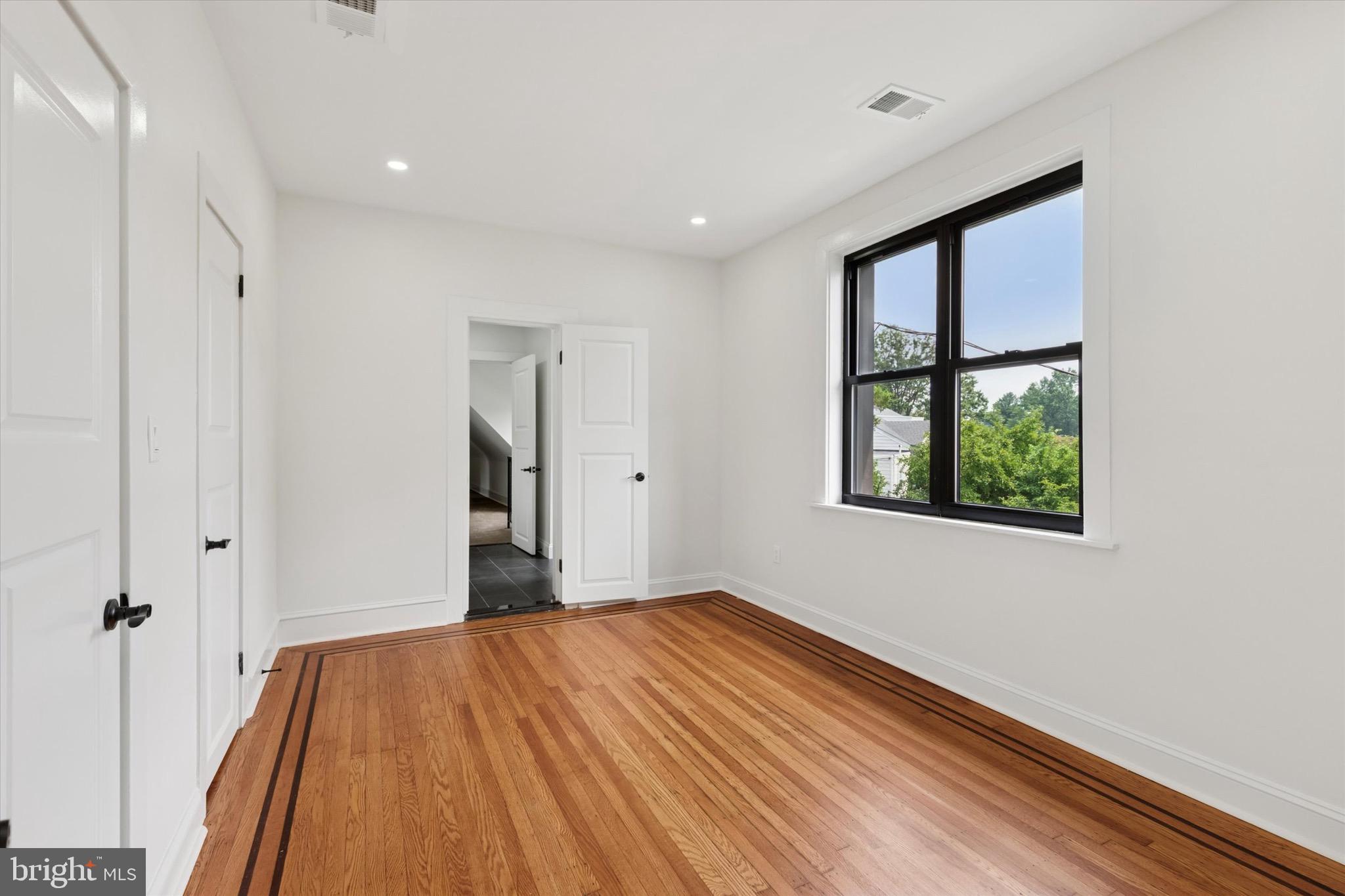 8363 Limekiln Pike Wyncote, PA 19095 - Photo 28 of 54