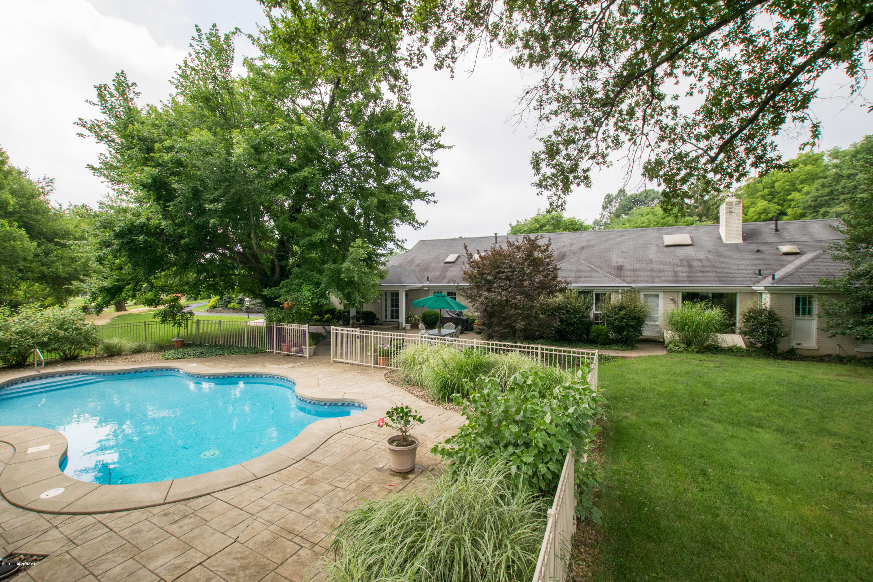 5215 Spring Mist Court Prospect, KY 40059 - Photo 37 of 40 46 LSIR 20160706