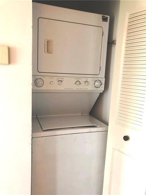 1237 Edpas Road, Unit 1237 New Brunswick, NJ 08901 - Photo 19 of 29 a close view of a washer and dryer