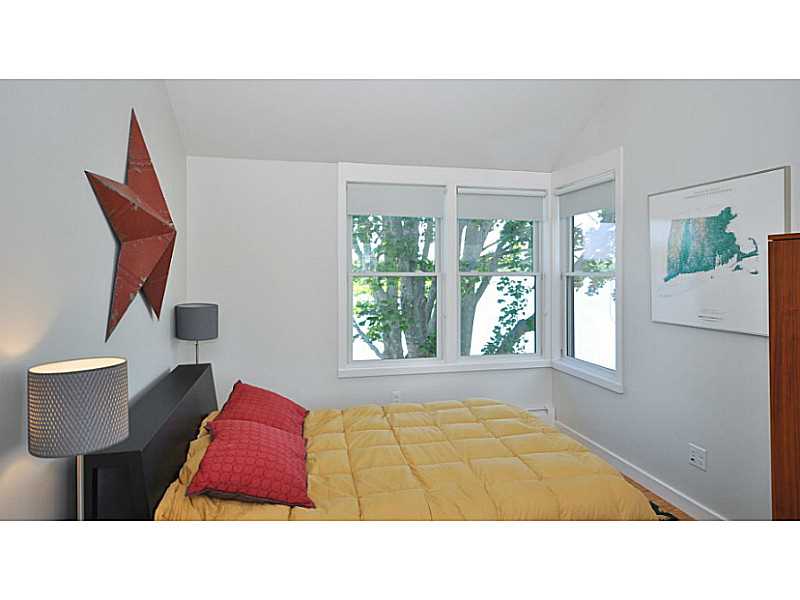 27 Barnacle Road Narragansett, RI 02882 - Photo 15 of 19 Bedroom.