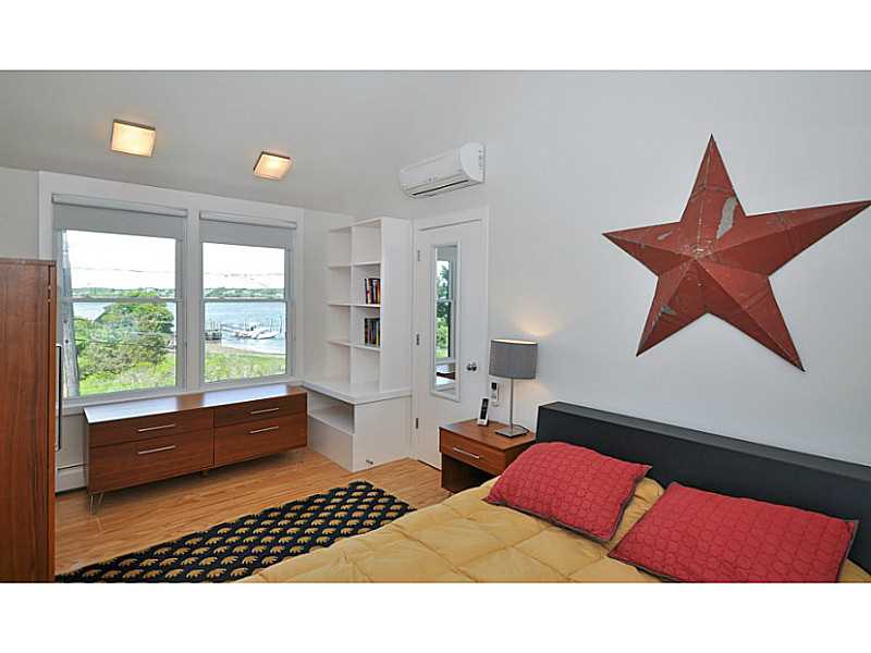 27 Barnacle Road Narragansett, RI 02882 - Photo 16 of 19 Bedroom.