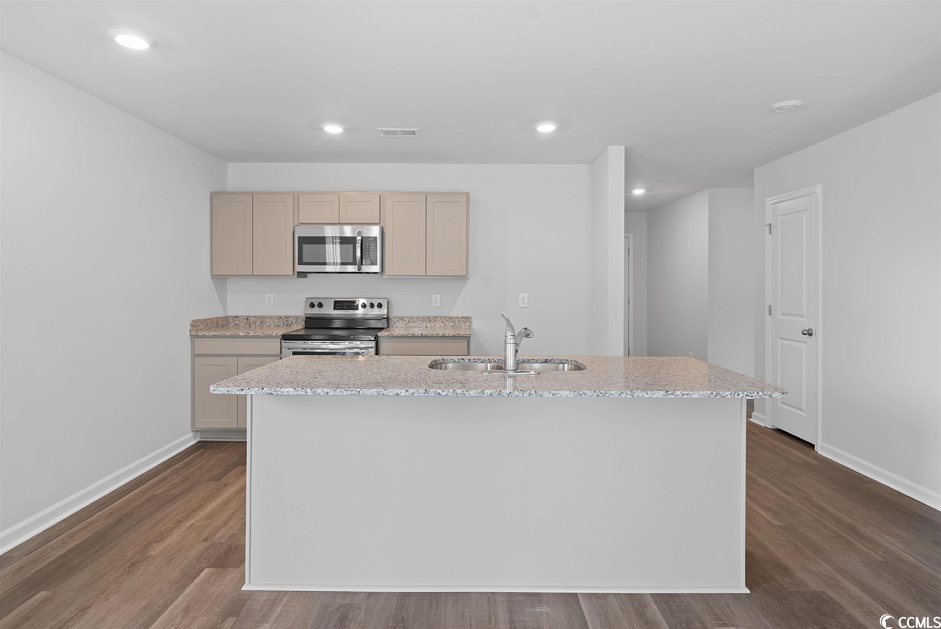 949 Cherrystone Loop Conway, SC 29526 - Photo 8 of 40 Gallery Image 8