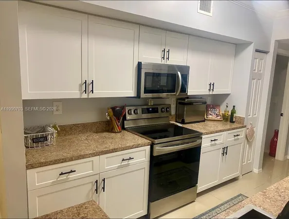 $2,400 | 131 Southwest 117th Avenue, Unit 8201, Pembroke Pines, FL 33025