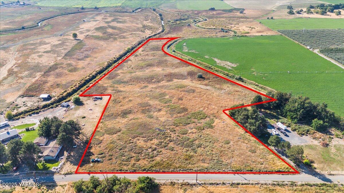 Nka Louden Road Harrah, WA 98933 - Photo 2 of 14 an aerial view of a house