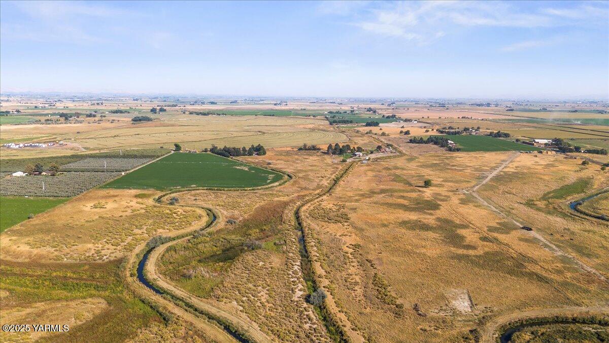 Nka Louden Road Harrah, WA 98933 - Photo 10 of 14 a view of an ocean and beach