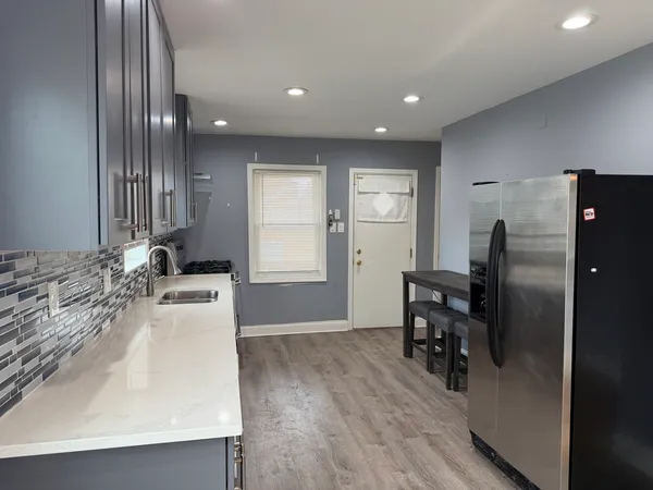 $2,950 | 8201 South Homan Avenue, Chicago, IL 60652