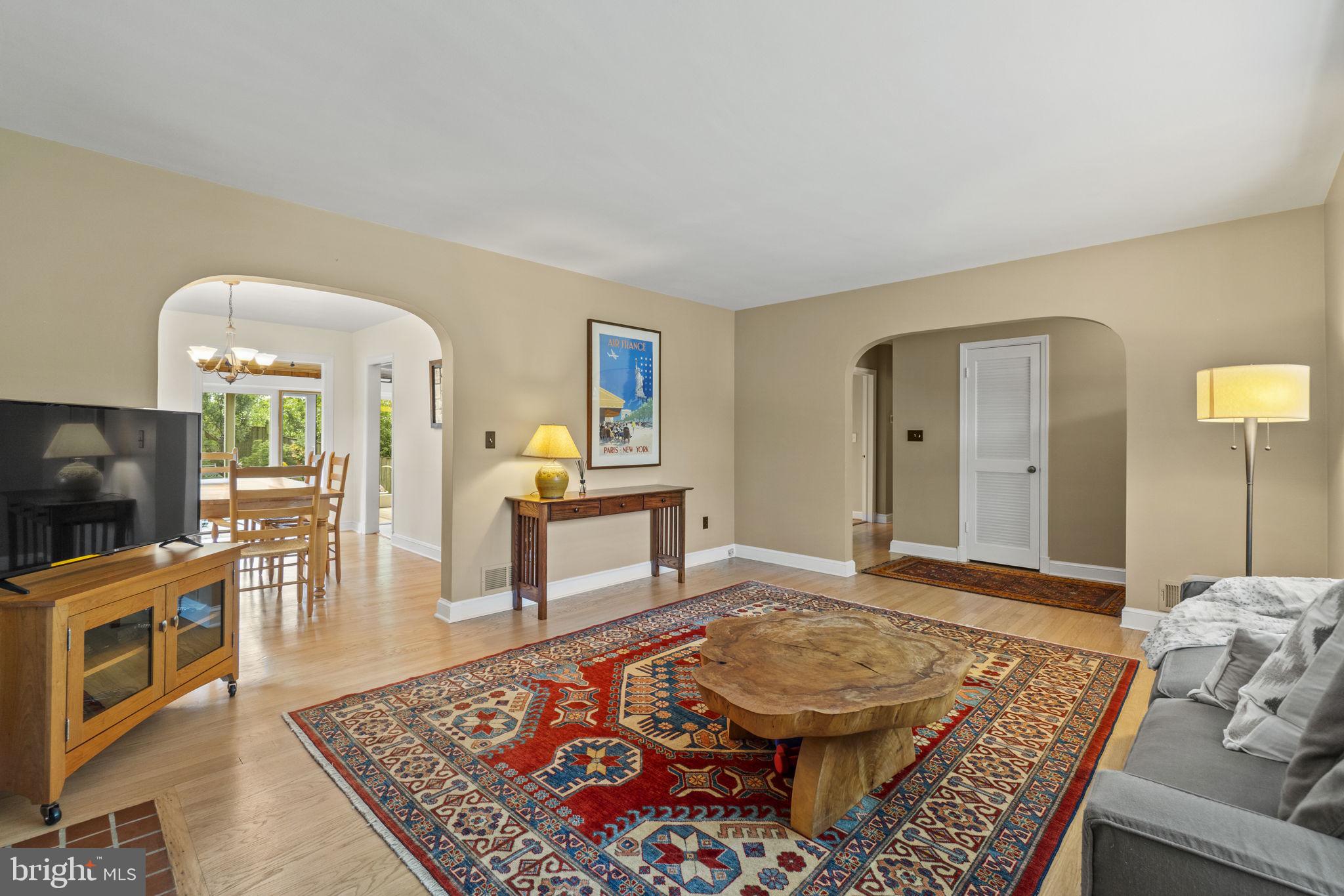 1008 Lanark Way Silver Spring, MD 20901 - Photo 5 of 26 Arched architecture throughout the main level.