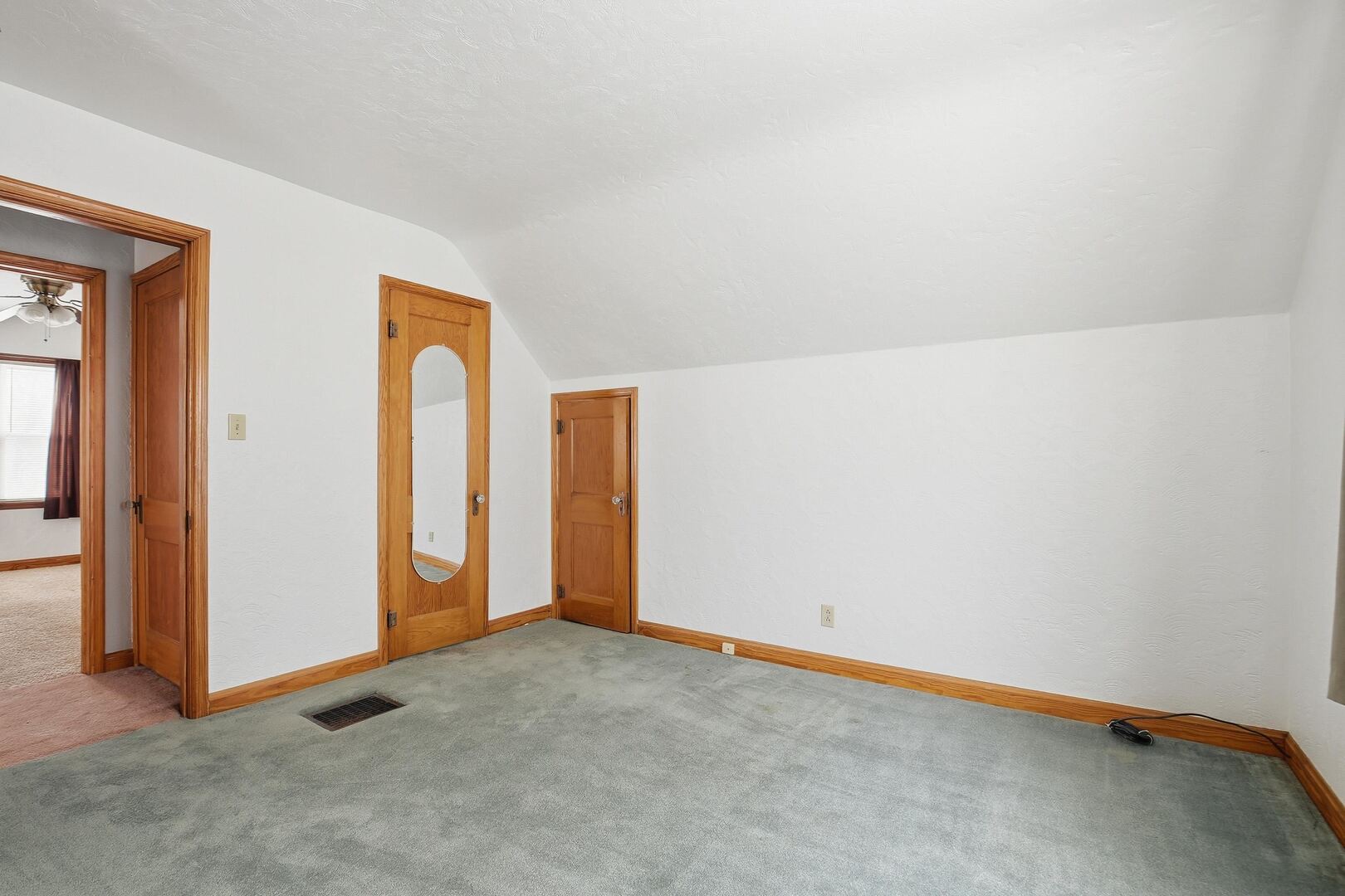608 7th Avenue Silvis, IL 61282 - Photo 23 of 38 an empty room with windows