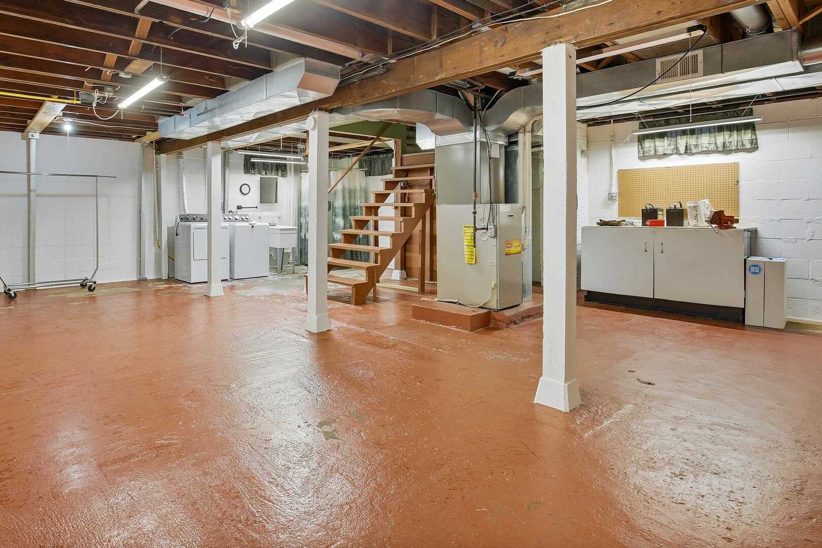 608 7th Avenue Silvis, IL 61282 - Photo 30 of 38 a view of an empty room