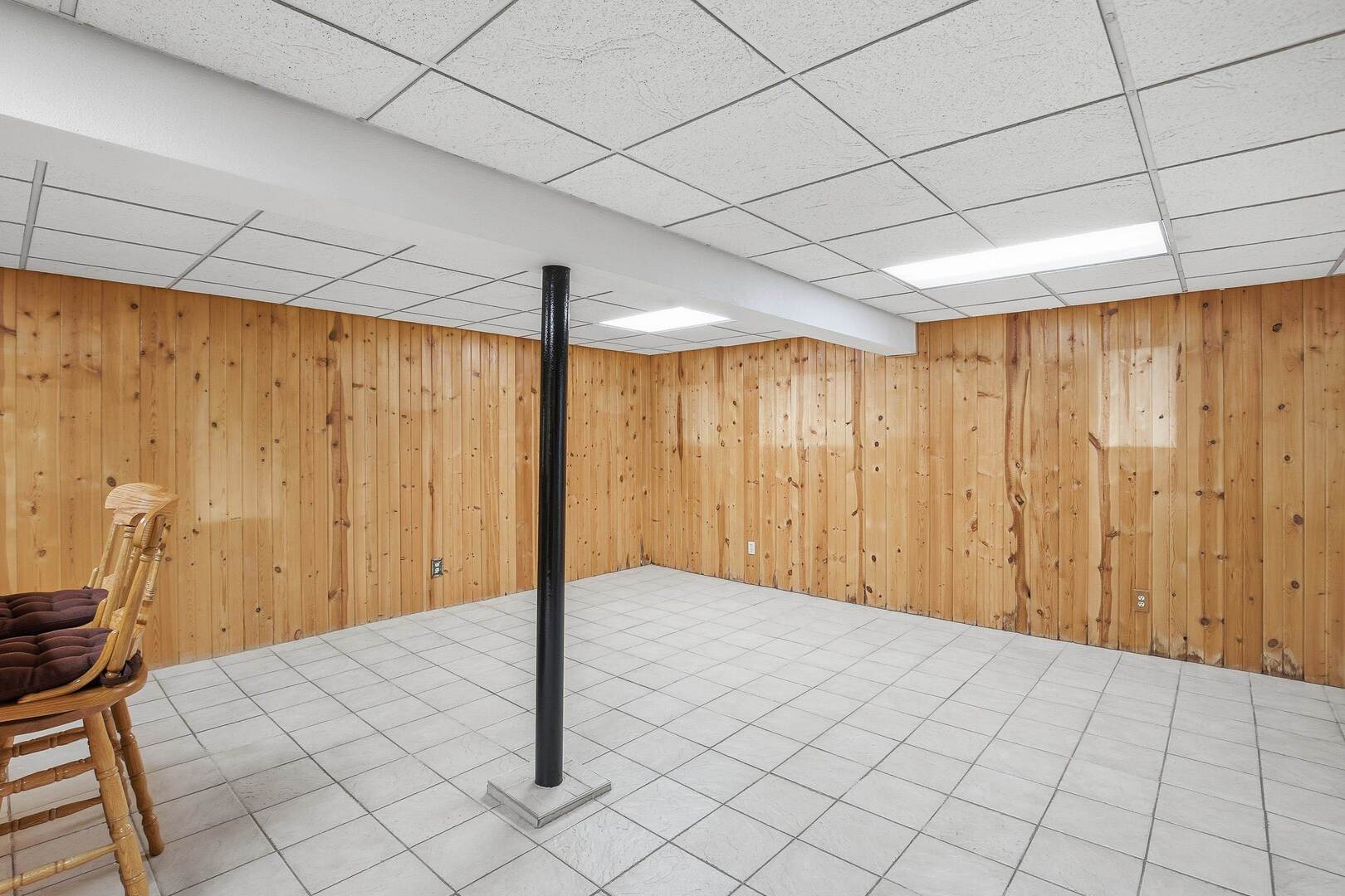 608 7th Avenue Silvis, IL 61282 - Photo 35 of 38 a view of a room with a chair