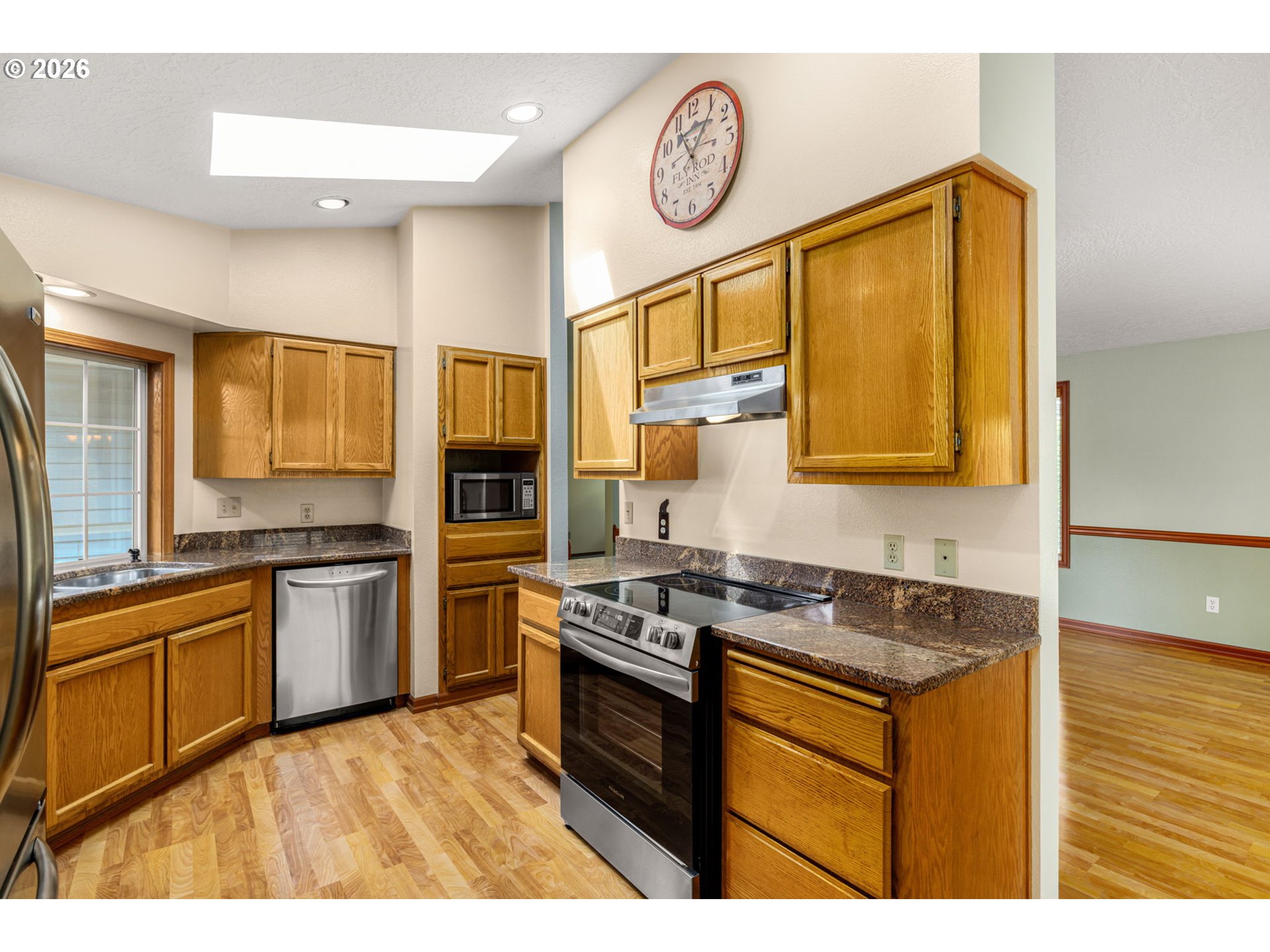701 Southwest Linneman Court Gresham, OR 97030 - Photo 13 of 28