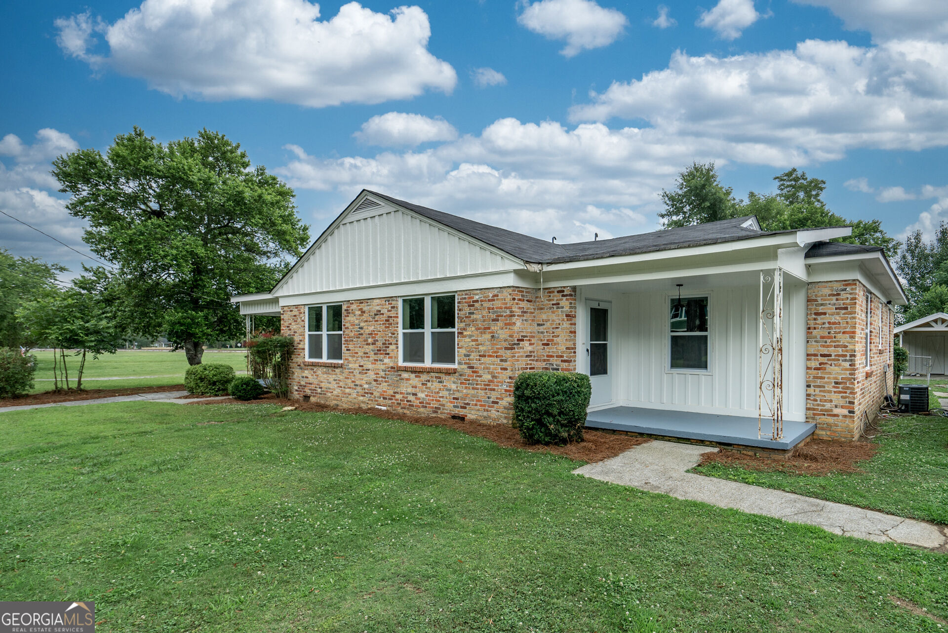 175 East Main Street, Unit B Rutledge, GA 30663 - Photo 3 of 29 Gallery Image 3