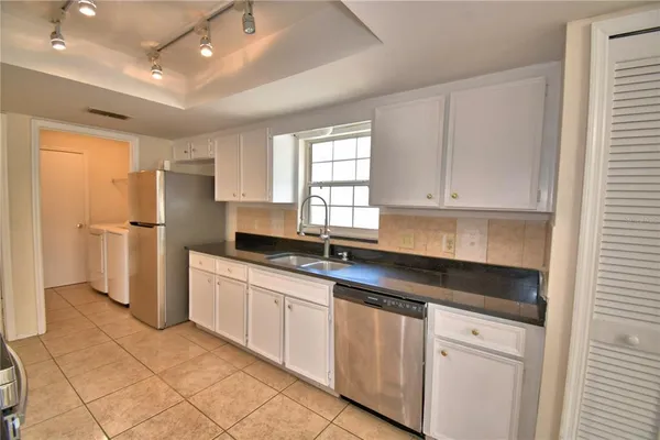 $2,400 | 11701 Minto Court, Orlando, FL 32837