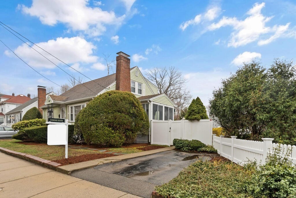 58 Murray Hill Road Malden, MA 02148 - Photo 3 of 29 Gallery Image 3