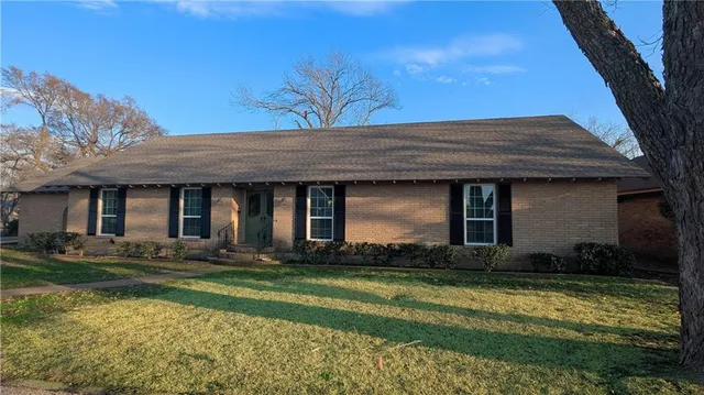 $399,000 | 1122 West 6th Street, McGregor, TX 76657