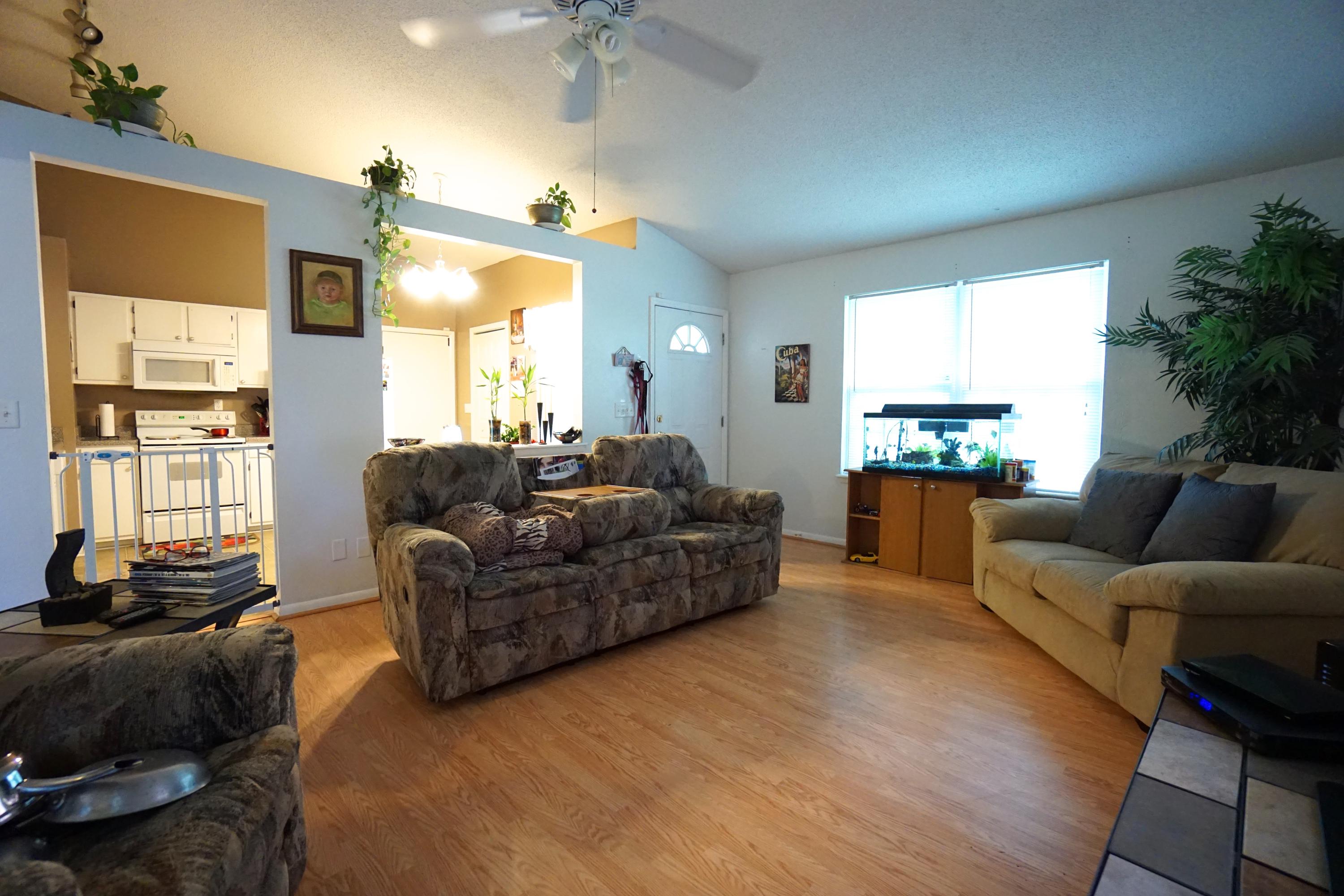 143 Manchester Road Summerville, SC 29486 - Photo 3 of 9 Living Room3