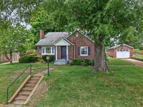 $249,900 | 502 4th Avenue, Fayetteville, TN 37334
