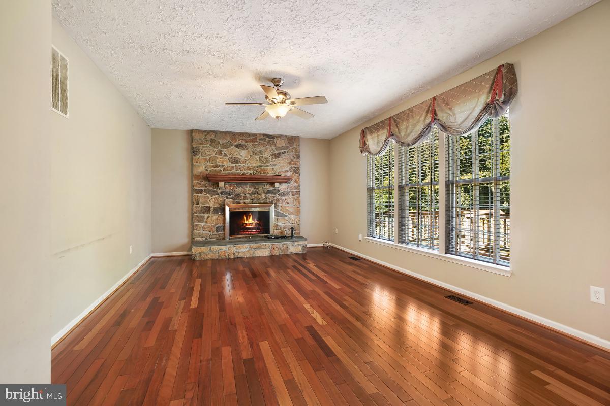 8114 Bell Tower Crossing Pasadena, MD 21122 - Photo 21 of 44 Family Room