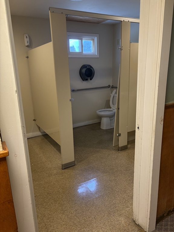63 Riverside Drive Northampton, MA 01062 - Photo 6 of 16 Gallery Image 6