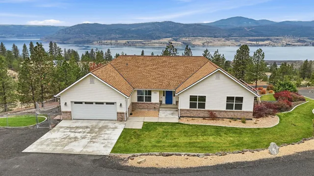 $625,000 | 41923 Granite Drive, Seven Bays, WA 99122