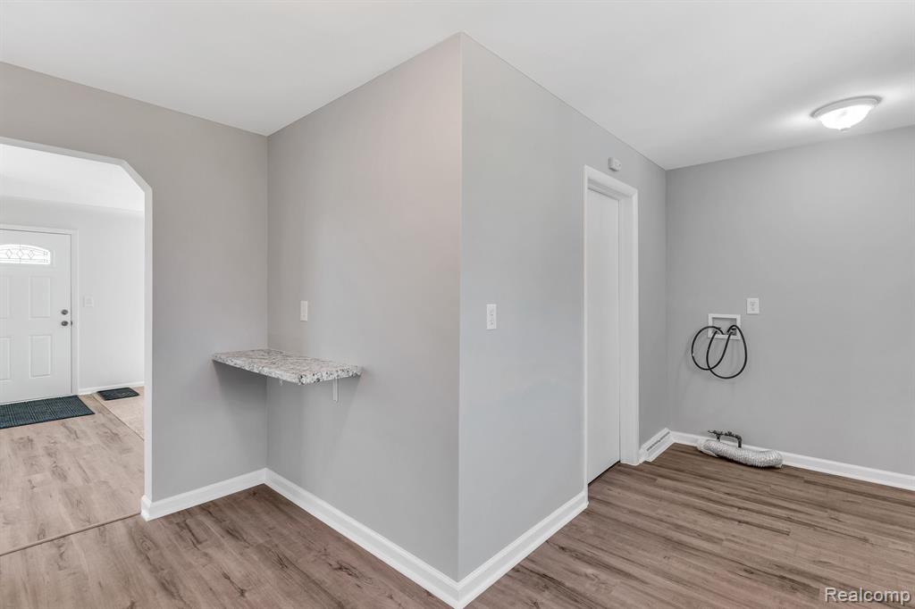 4148 Bennett Lake Road Fenton, MI 48430 - Photo 15 of 32