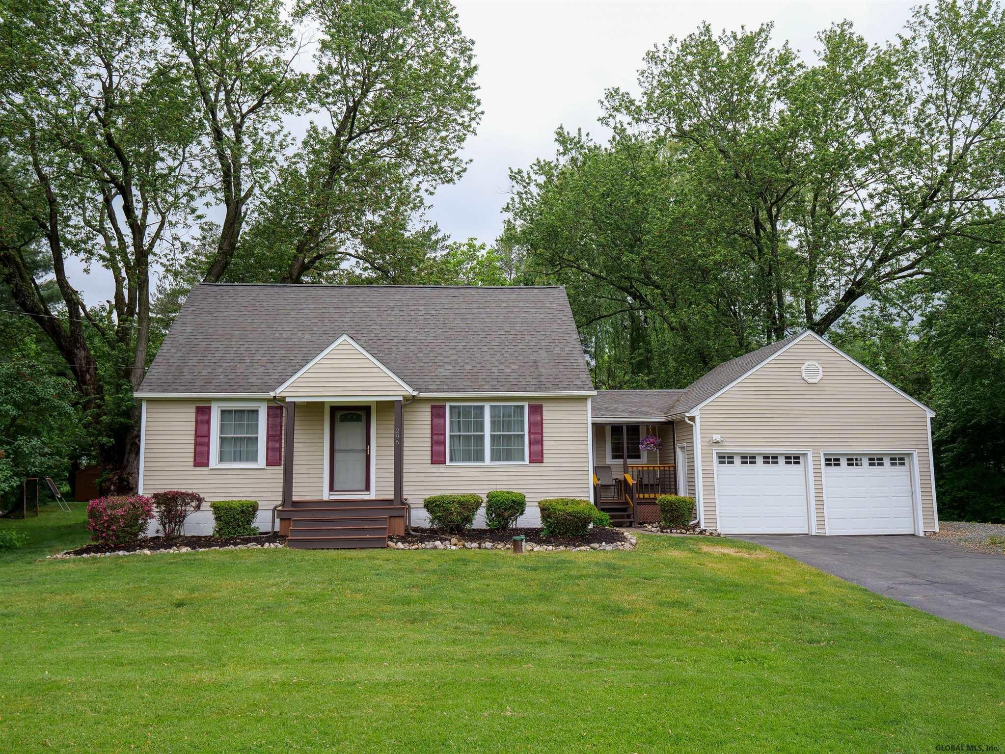 296 Miller Road Rexford, NY 12148 - Photo 2 of 29 Welcome home!