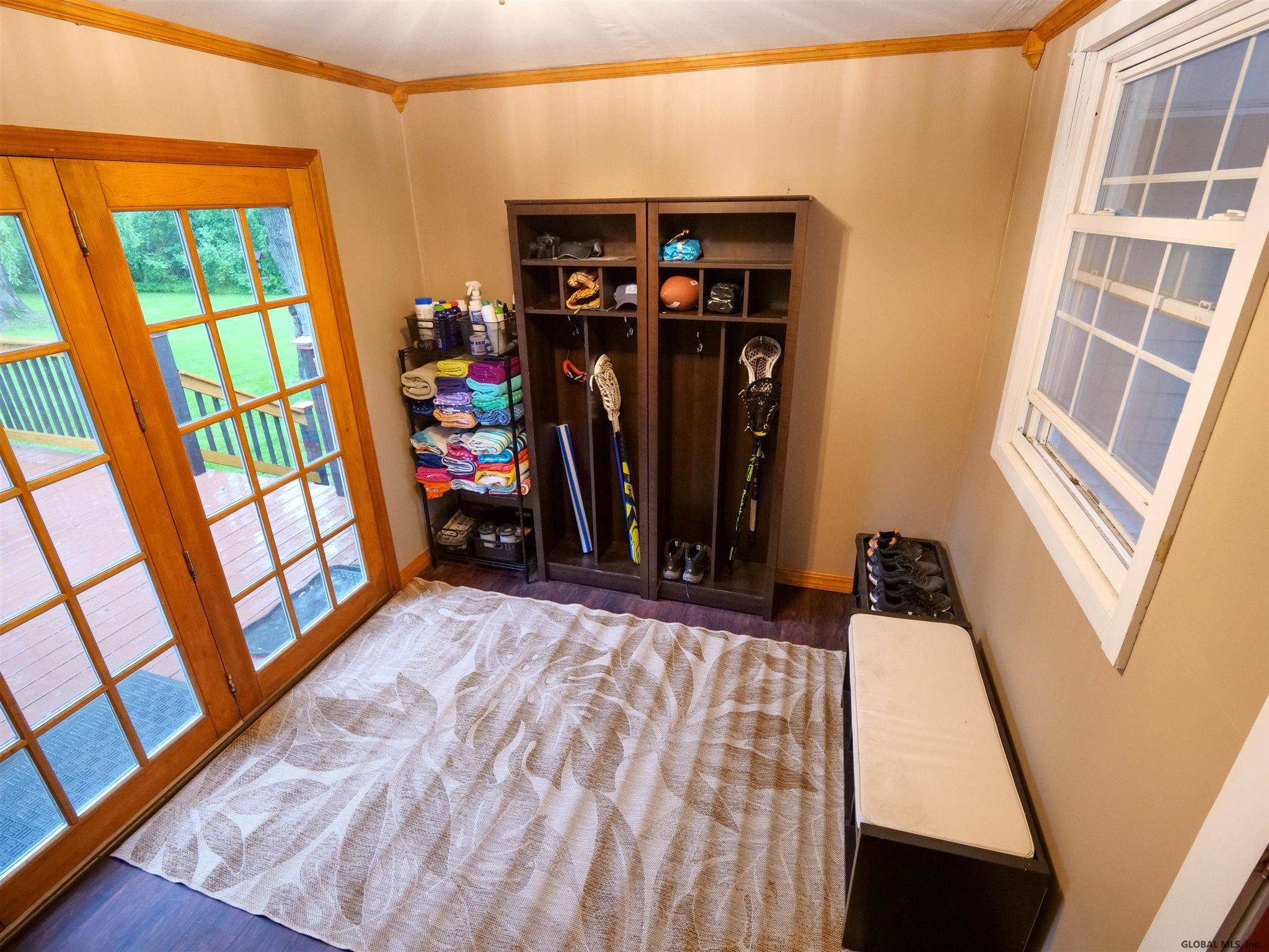 296 Miller Road Rexford, NY 12148 - Photo 4 of 29 A versatile space