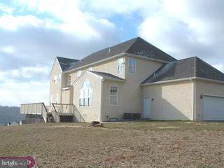 224 Huntsfield Road Elverson, PA 19520 - Photo 4 of 6 Gallery Image 4