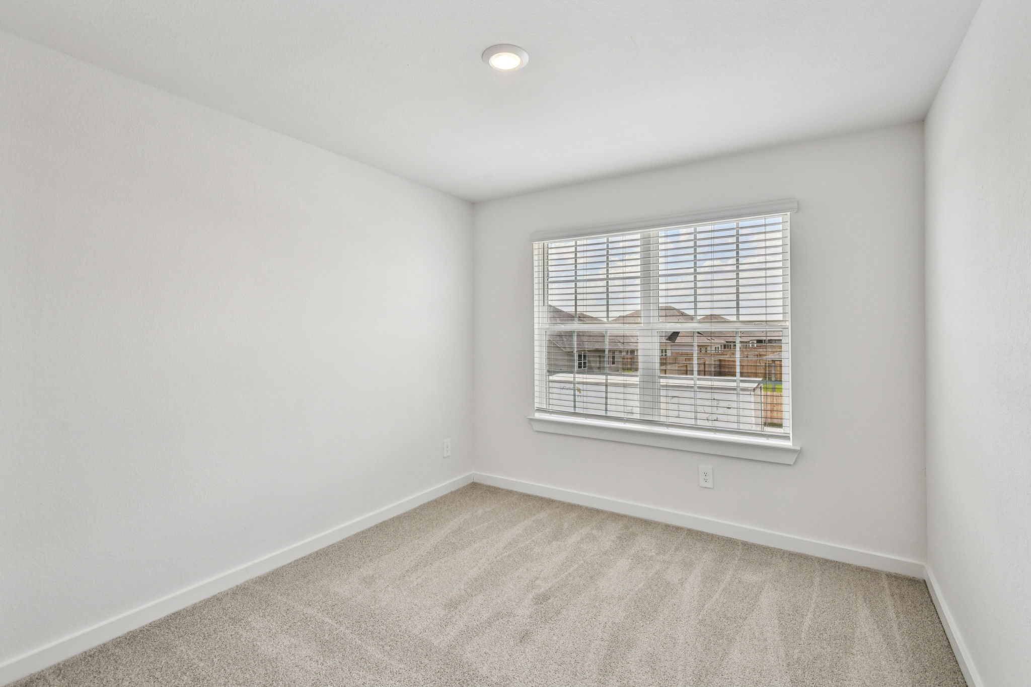 6631 Castella Drive Rosharon, TX 77583 - Photo 29 of 47 an empty room with a window
