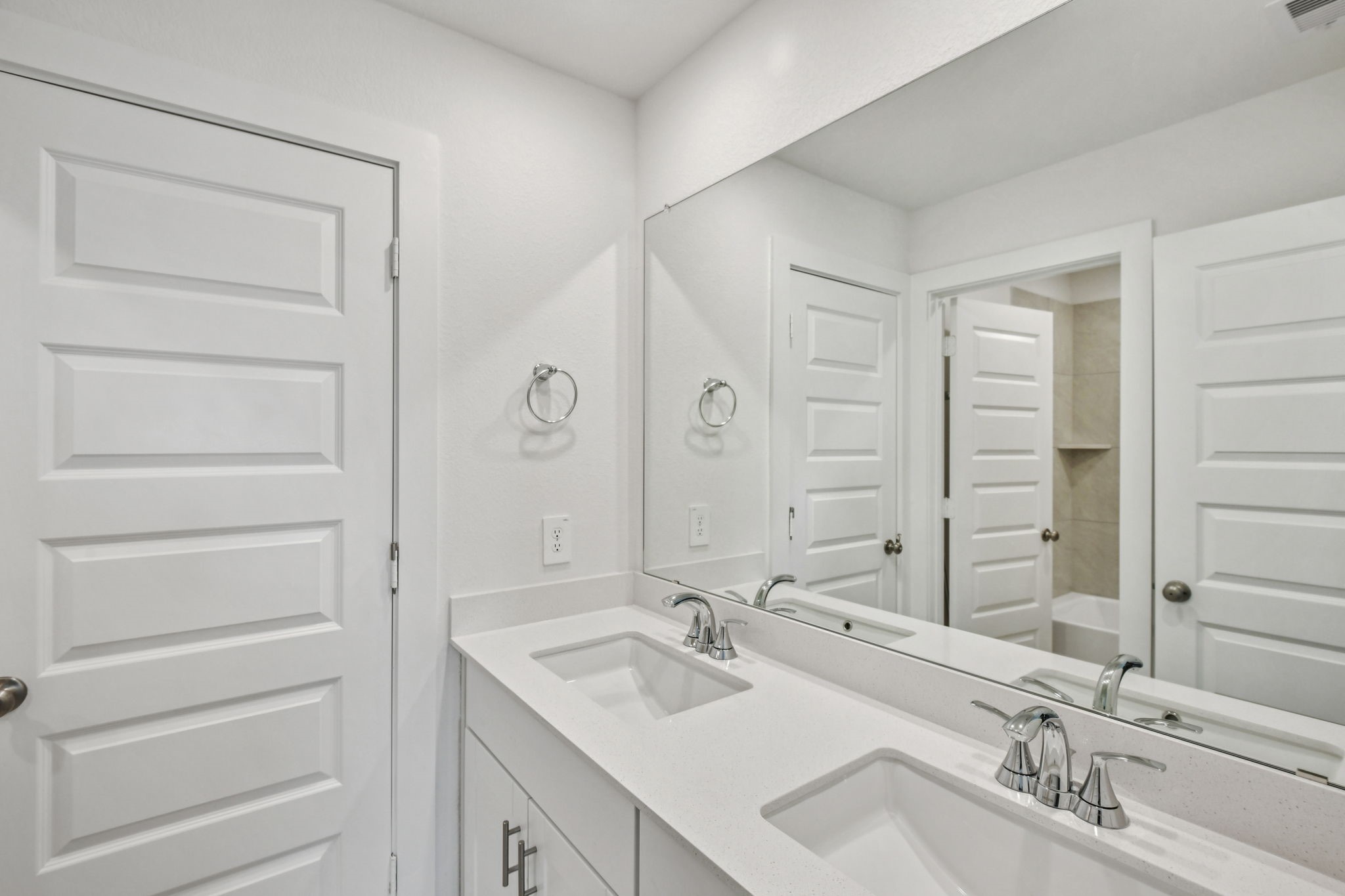 6631 Castella Drive Rosharon, TX 77583 - Photo 39 of 47 a bathroom with a sink and a mirror