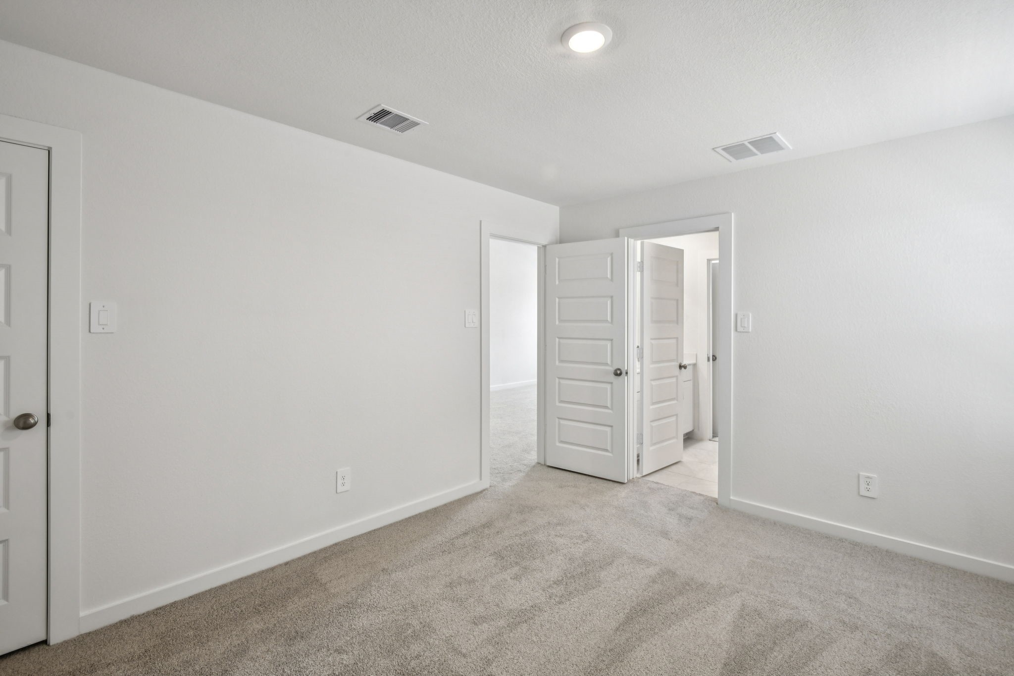 6631 Castella Drive Rosharon, TX 77583 - Photo 41 of 47 an empty room with closet area