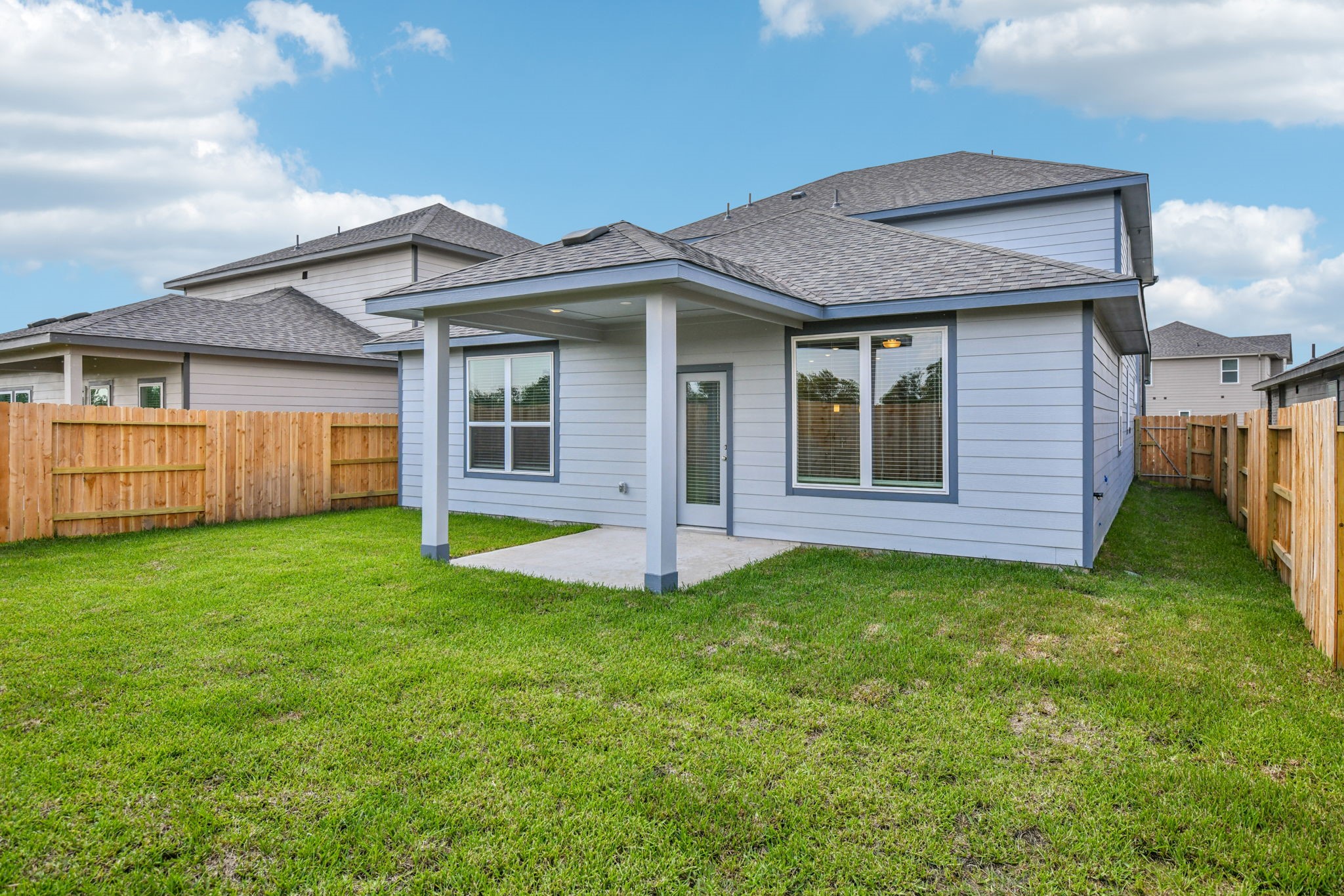 6631 Castella Drive Rosharon, TX 77583 - Photo 44 of 47 a view of a house with a backyard
