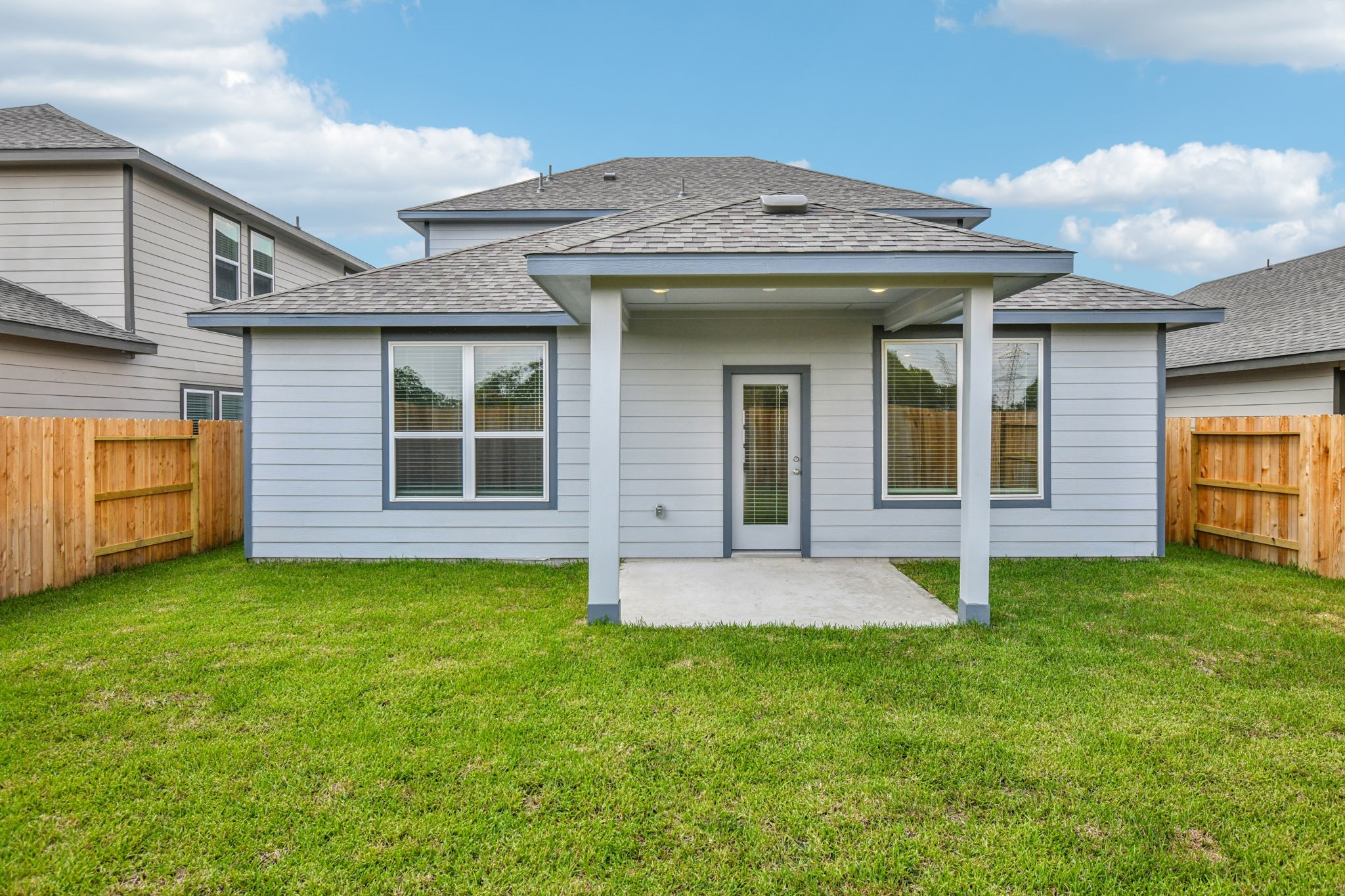 6631 Castella Drive Rosharon, TX 77583 - Photo 45 of 47 a view of a house with a yard