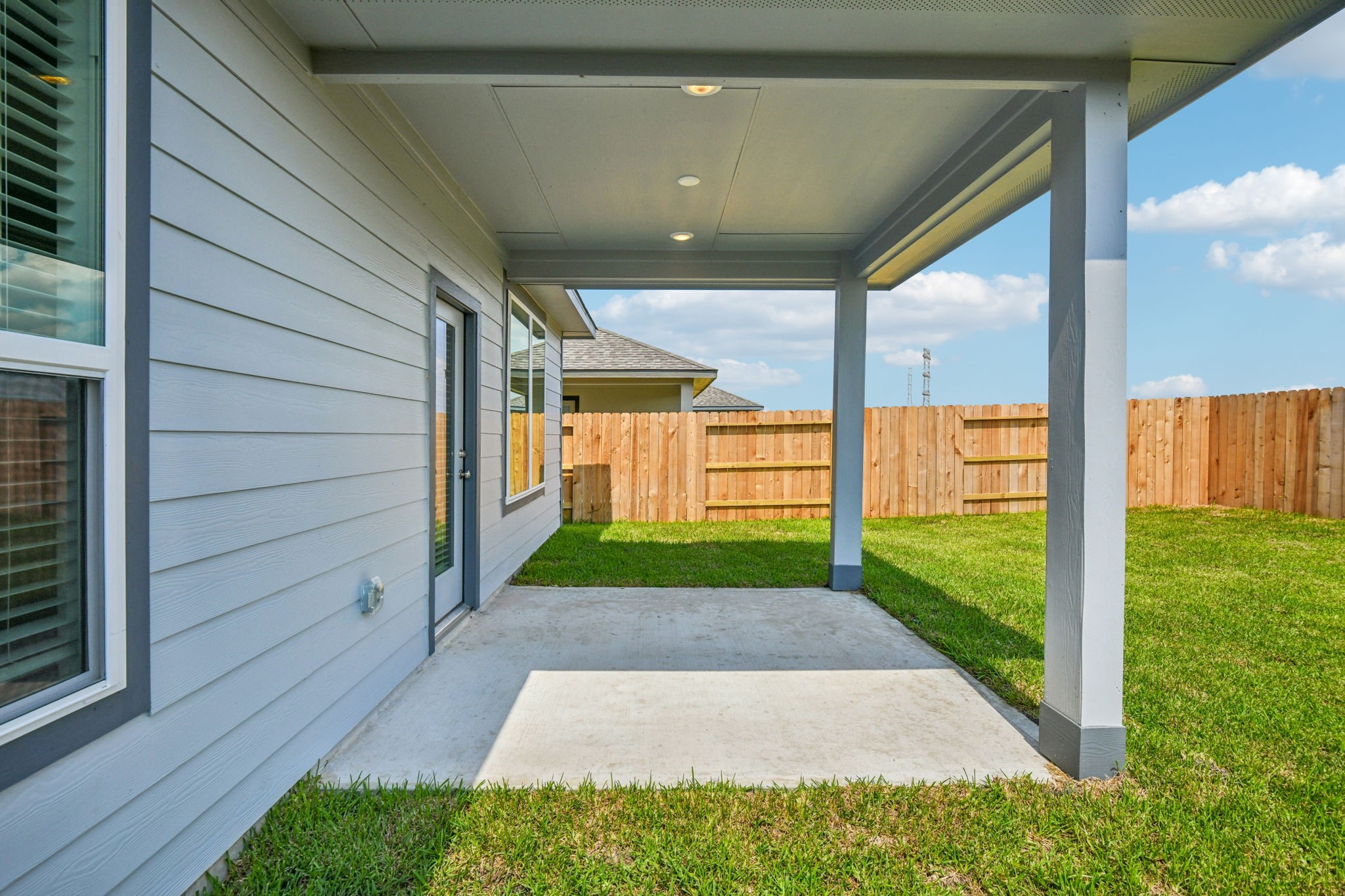 6631 Castella Drive Rosharon, TX 77583 - Photo 47 of 47 a view of a porch with a yard
