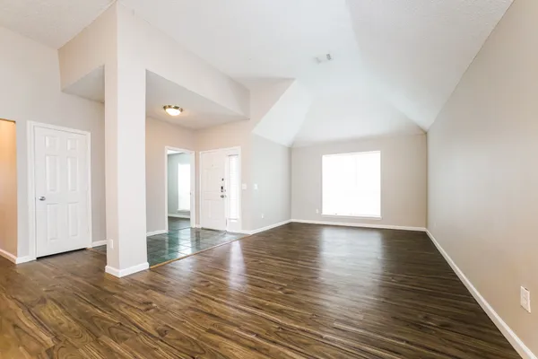 $1,870 | 1638 Rushworth Drive, Houston, TX 77014