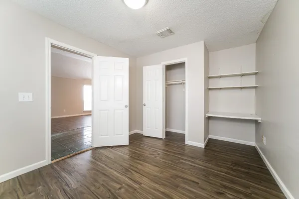 $1,895 | 1638 Rushworth Drive, Houston, TX 77014